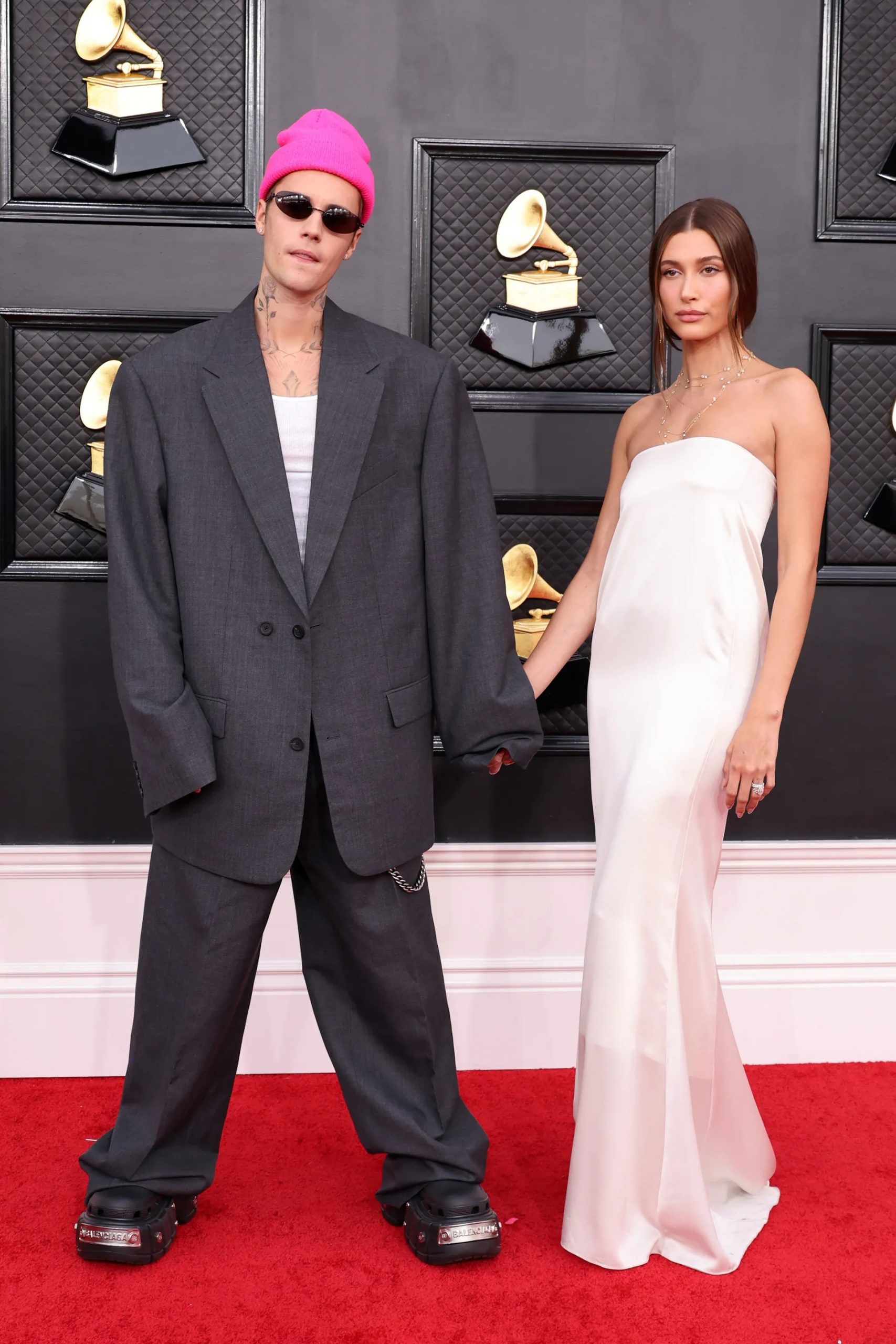 justin bieber và hailey bieber tại grammy 2022