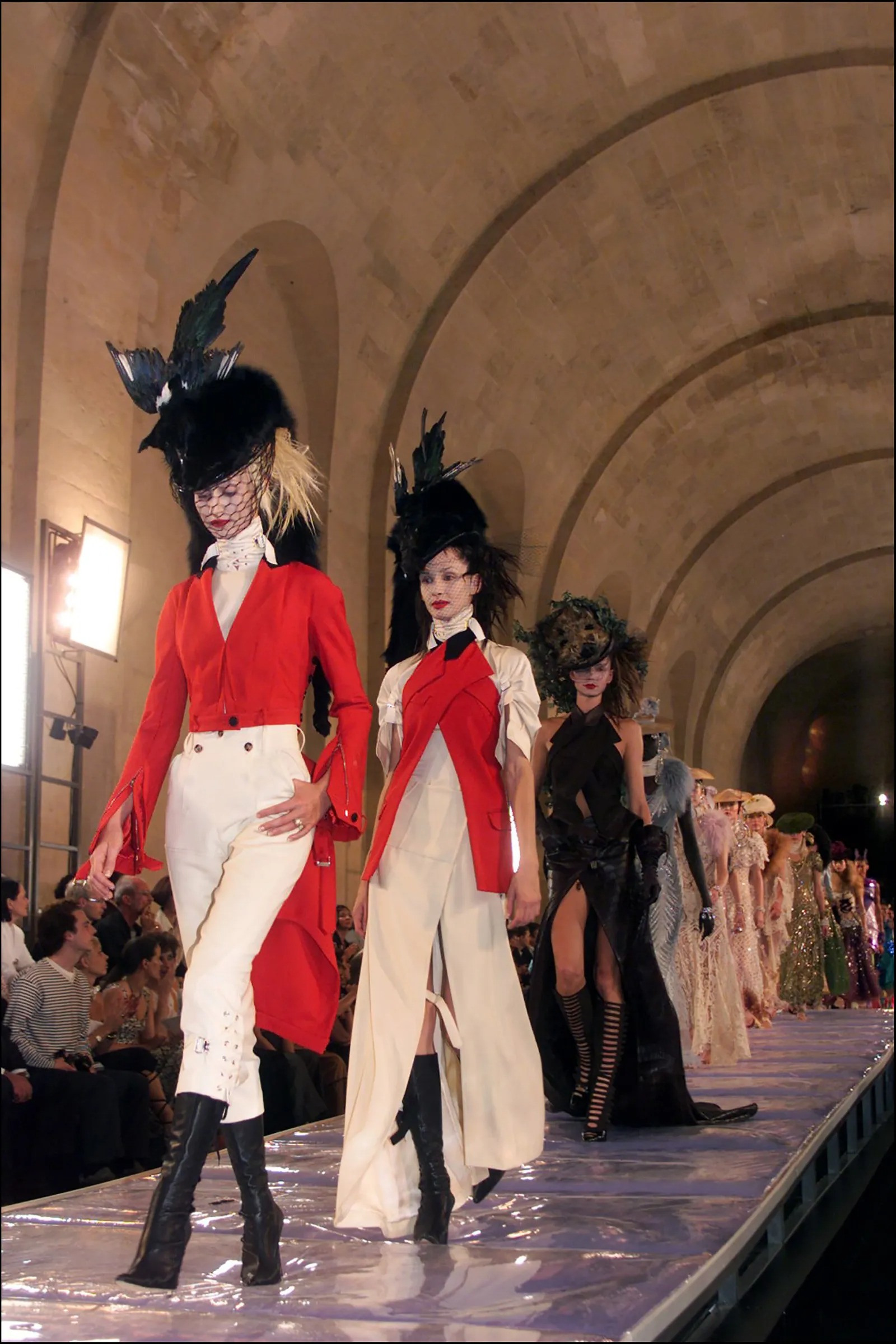 Dior trình diễn tại cung điện Versailles