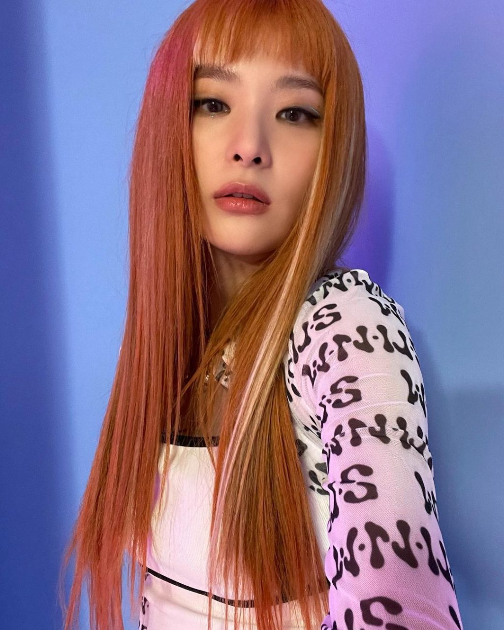 SEULGI (RED VELVET) VÀ MÀU TÓC nhuộm CAM THỜI THƯỢNG 