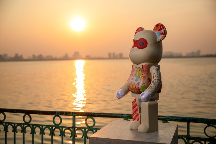 Be@rbrick ở hồ Tây