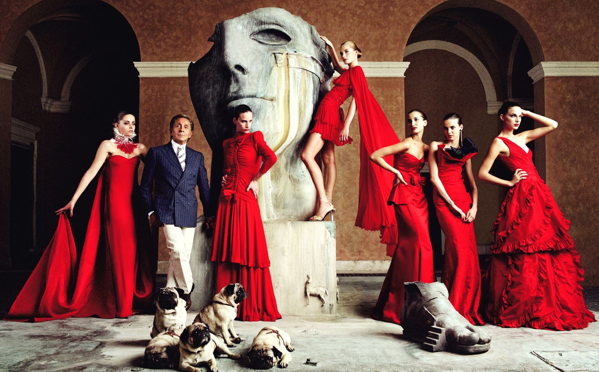 valentino tham gia thị trường thời trang vintage 