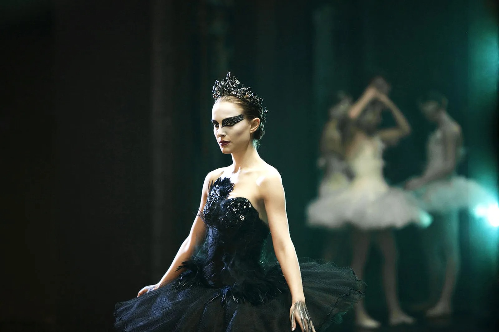 thời trang phim điện ảnh Black Swan