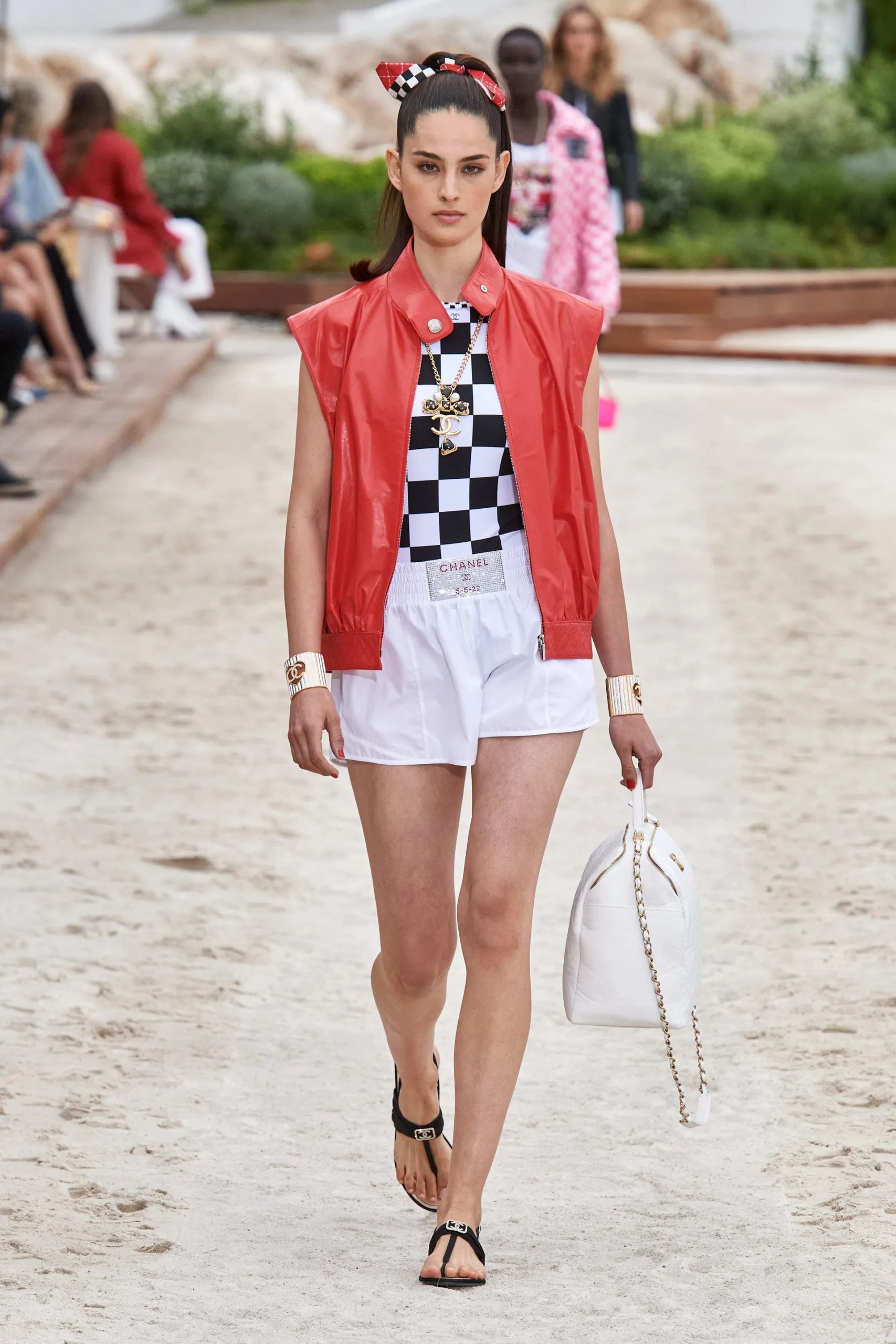 Chanel Cruise 2023 look 16