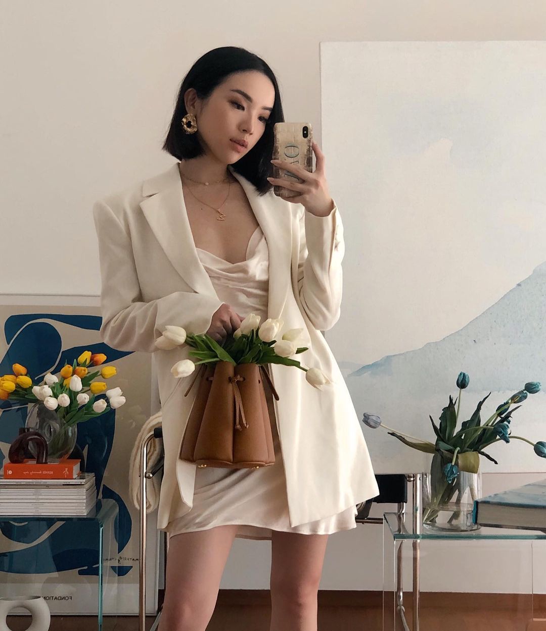 blazer mặc với đầm lụa 