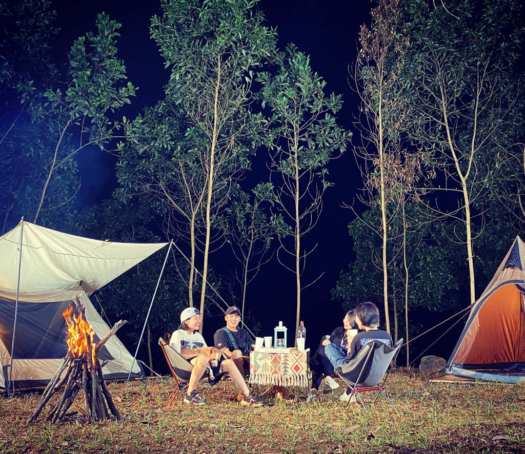 hồ đồng mô cắm trại qua đêm