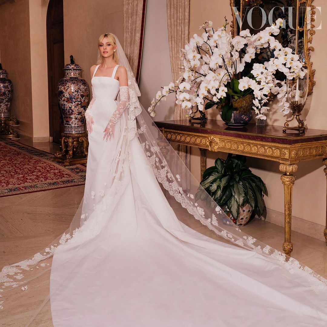 Váy cưới Valentino trong đám cưới tiền tỷ của Nicola Peltz 