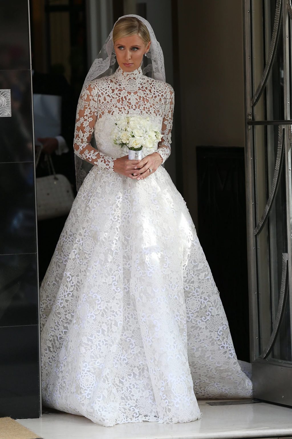 Valentino xưởng may váy cưới bí mật của giới 