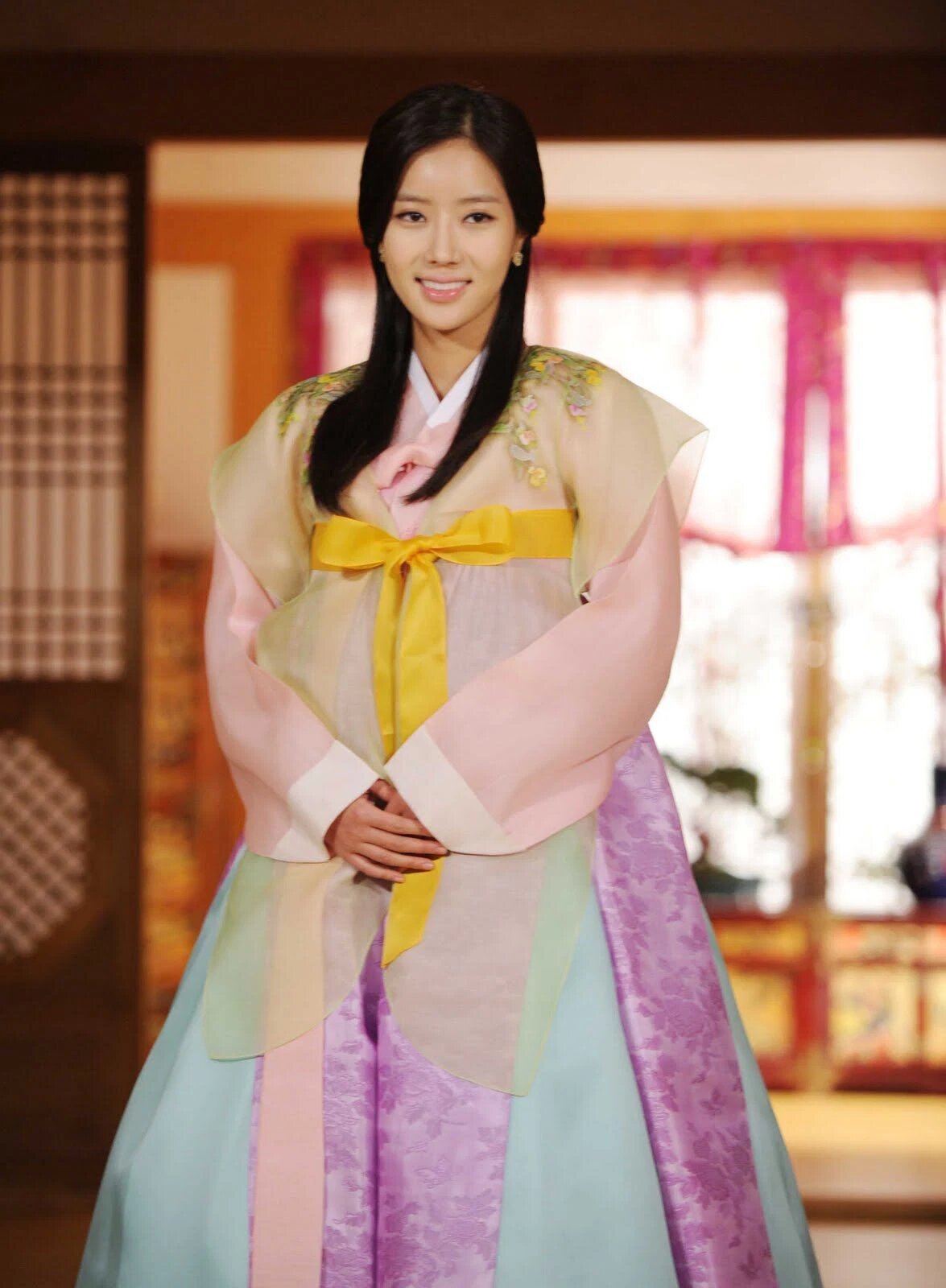 im soo hang mặc áo hanbok
