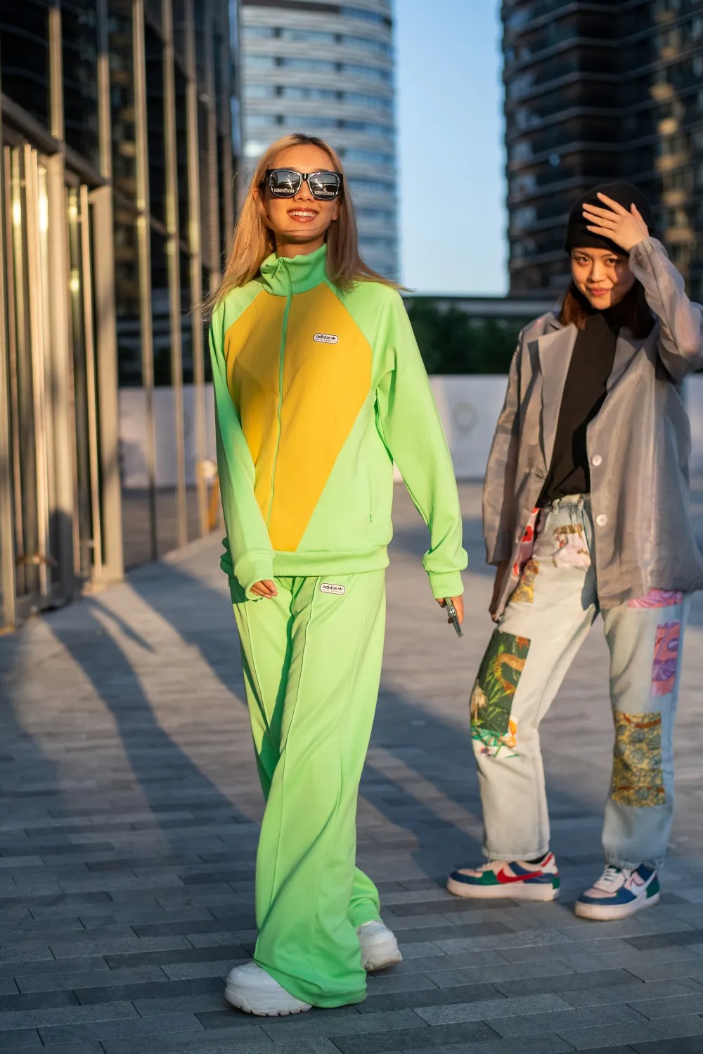 tracksuit màu xanh lá phối kính bản to