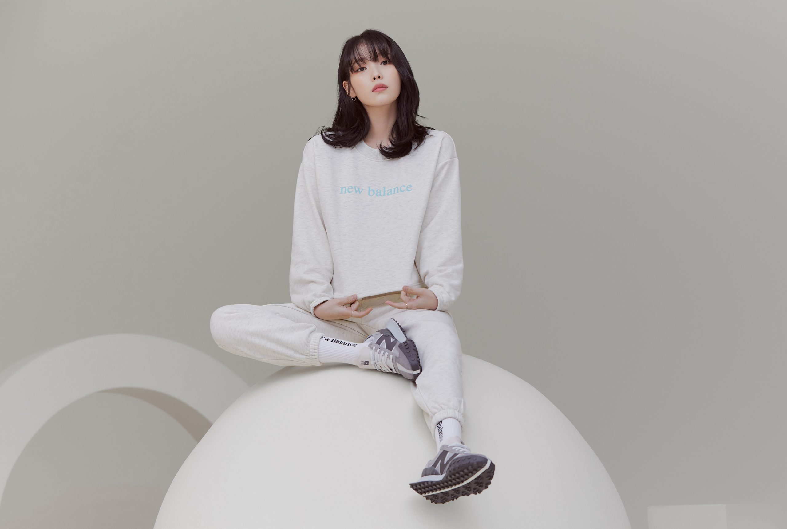 IU trong chiến dịch quảng bá của New Balance