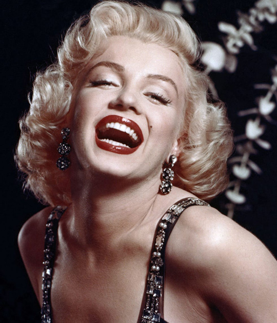 nốt ruồi bên má trái của Marilyn Monroe