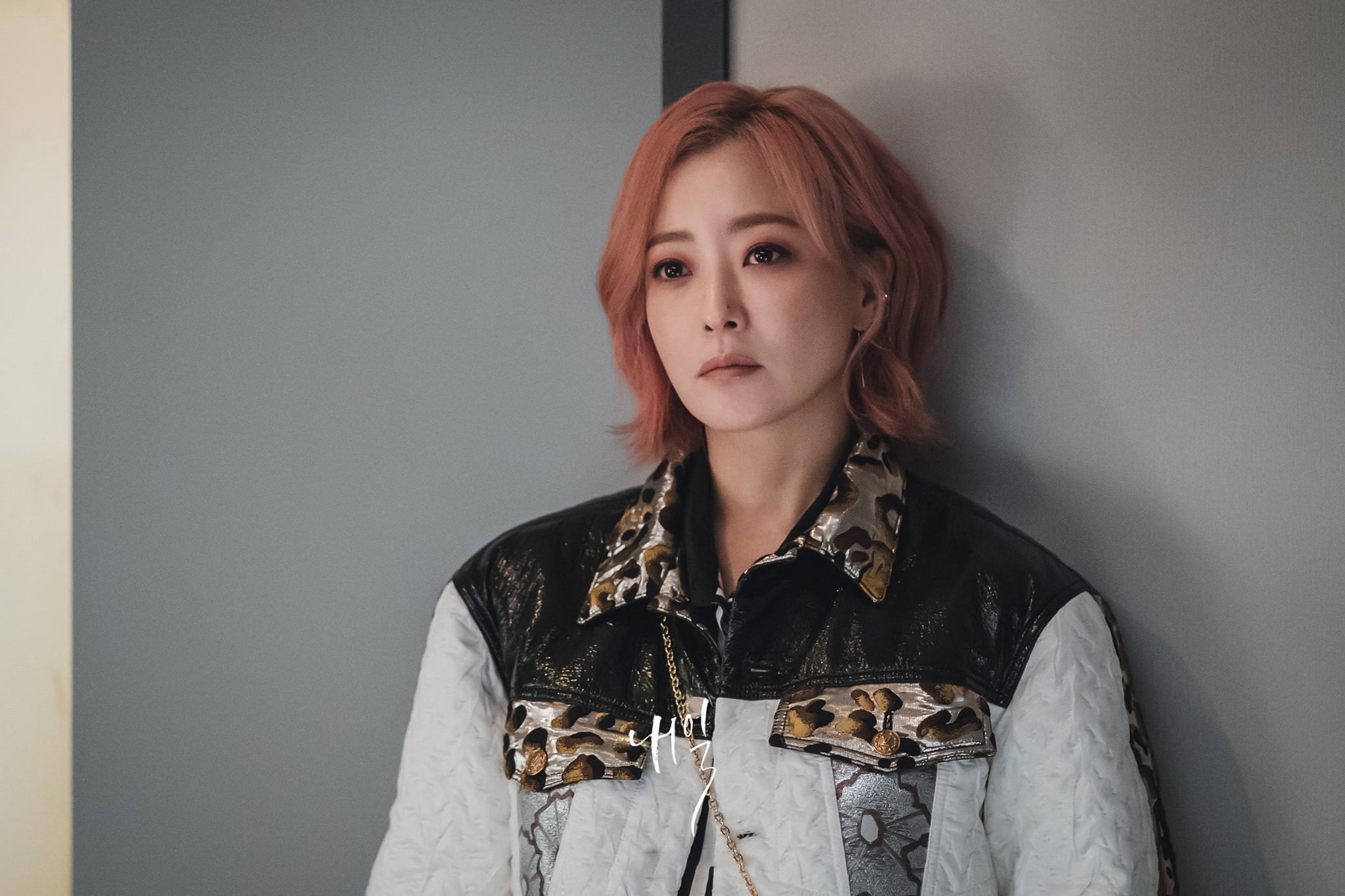 Kim Hee Sun trở lại với diện mạo mới trong phim Tomorrow | ELLE