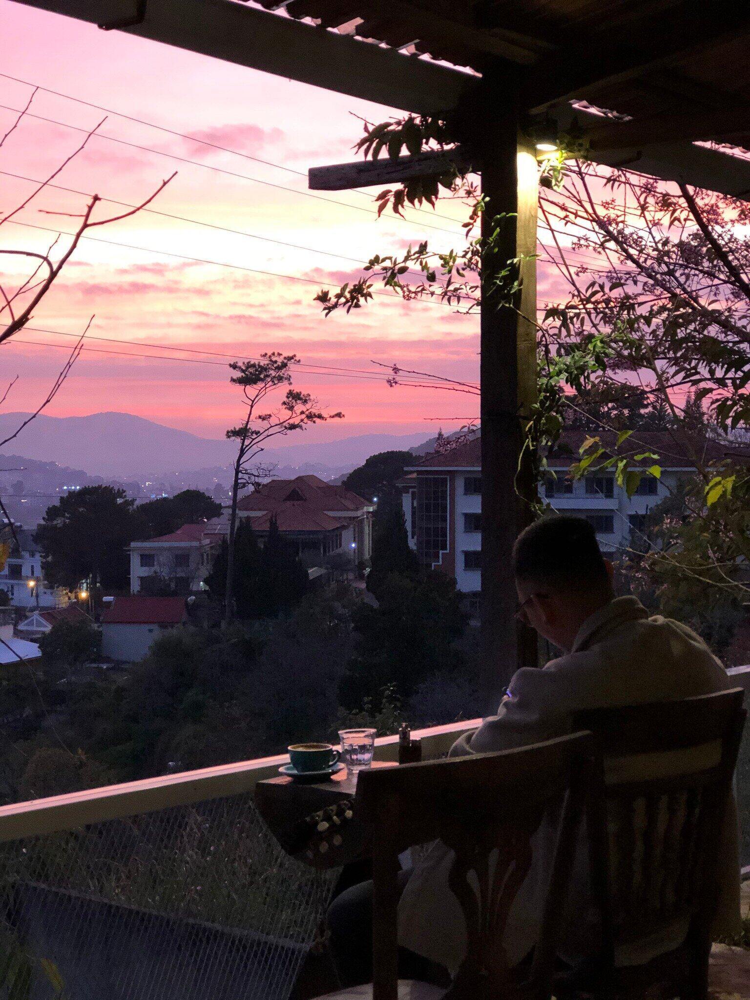 hoàng hôn view tiệm cafe tháng 3 