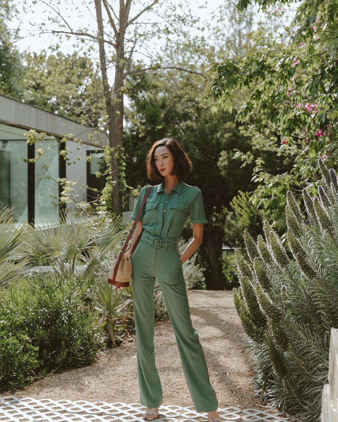 Tanned people are suitable to wear olive green