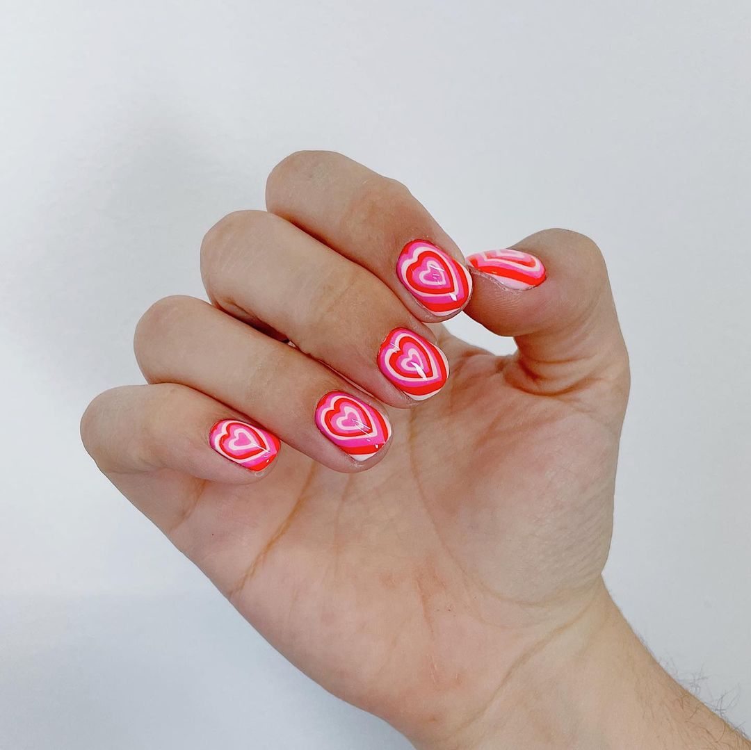 kiểu dáng nail trái tim sư tử