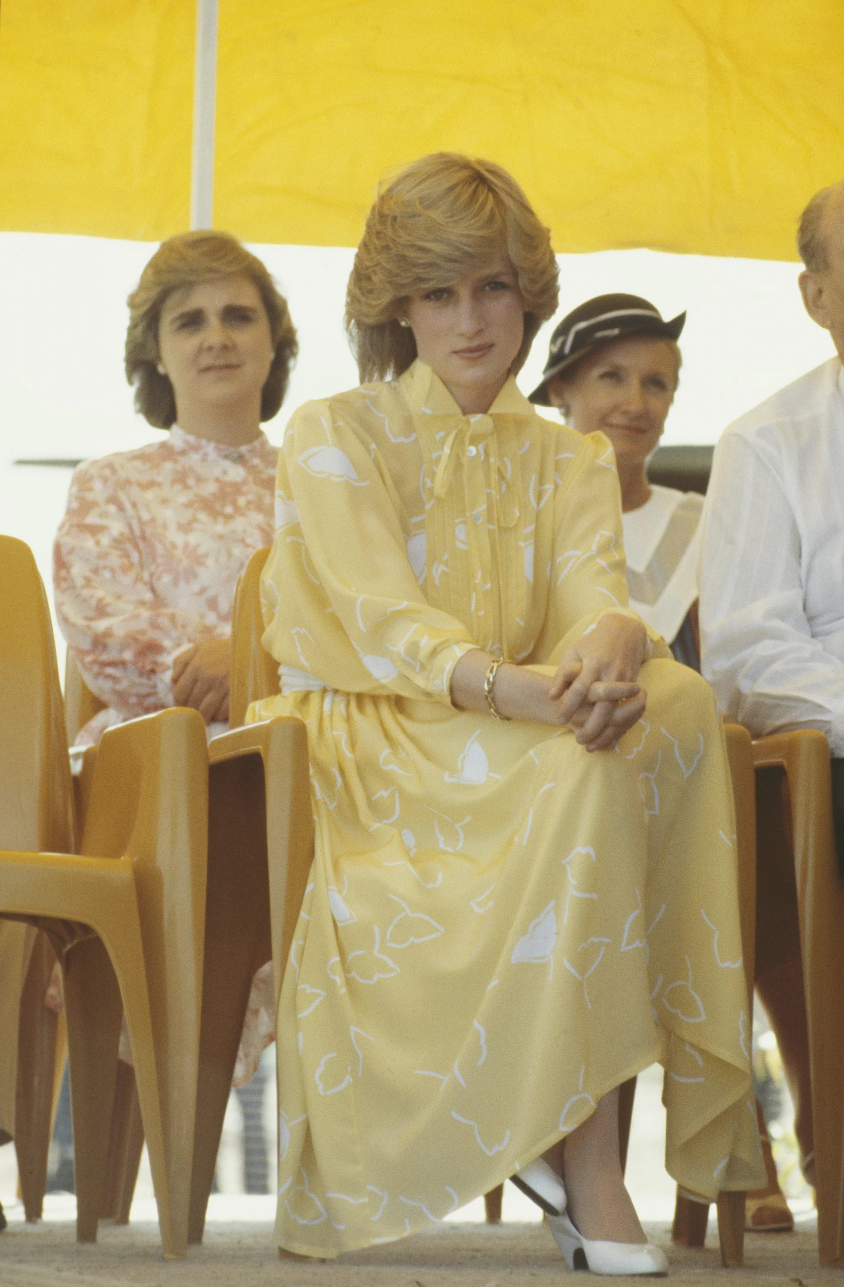 Princess Diana in Alice Springs credit Princess Diana Archive scaled - “Ngả mũ” trước cách chọn đồ tinh tế của Công nương Kate Middleton xuyên suốt Đại lễ Bạch Kim