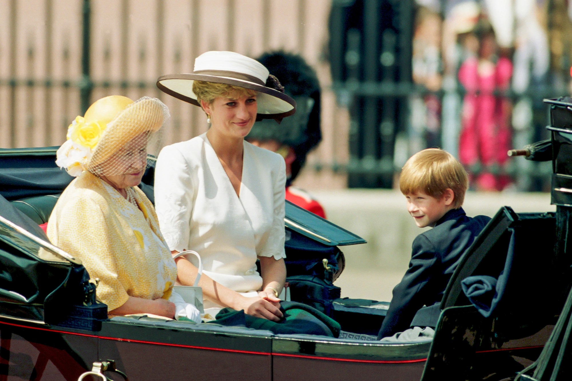 Công nương Diana trong lễ Trooping the Colour vào năm 1992