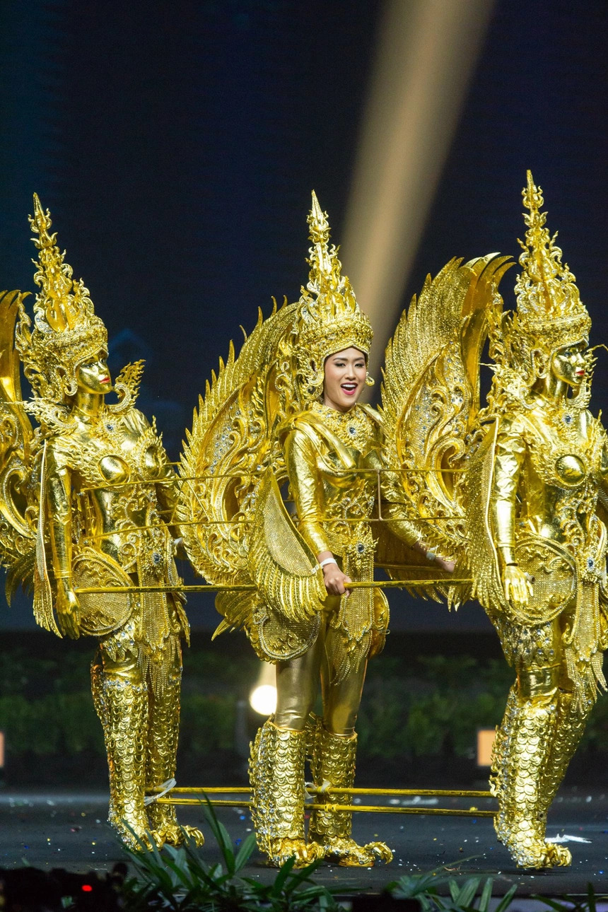 quốc phục của Lào tại Miss Universe 2018