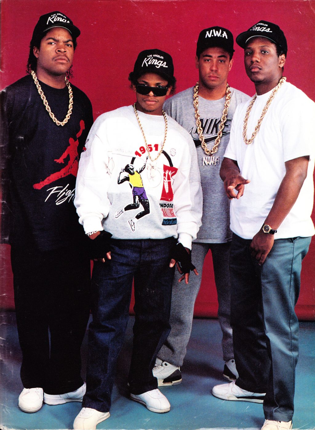 thời trang 4 men in hip hop style during 1990s in colors