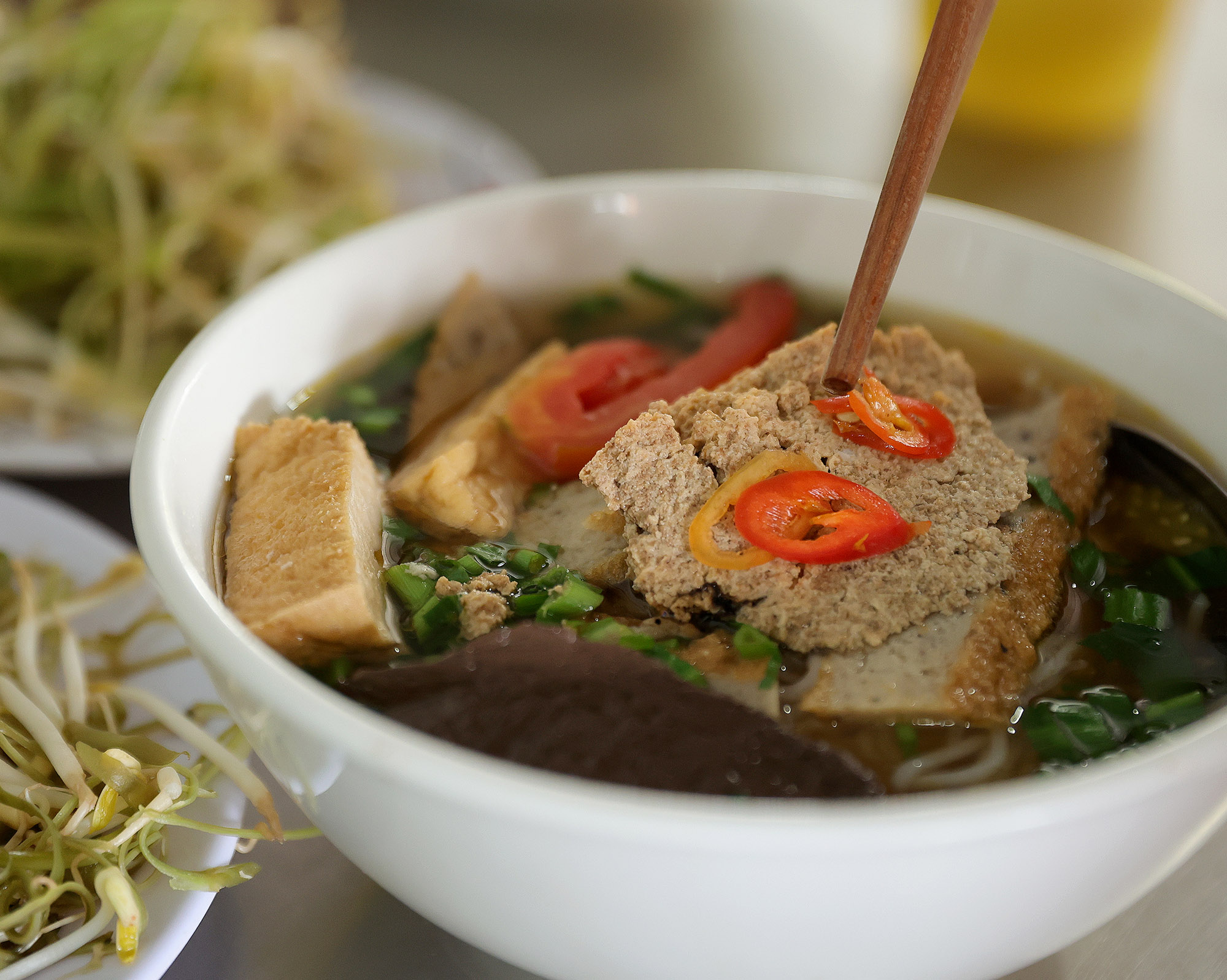 Côn Đảo bún riêu bà hai khiêm