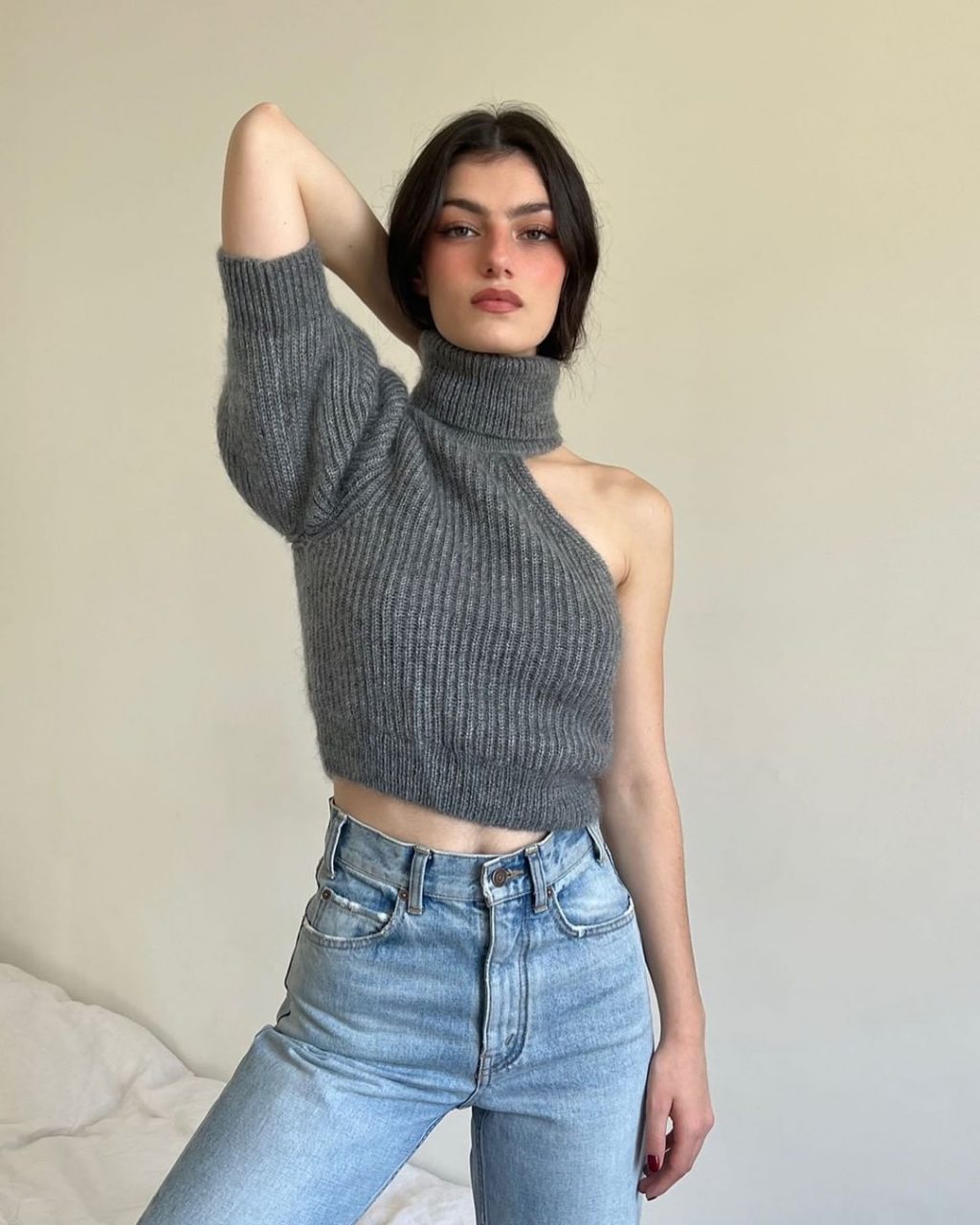 áo cổ lọ crop top cut out chic