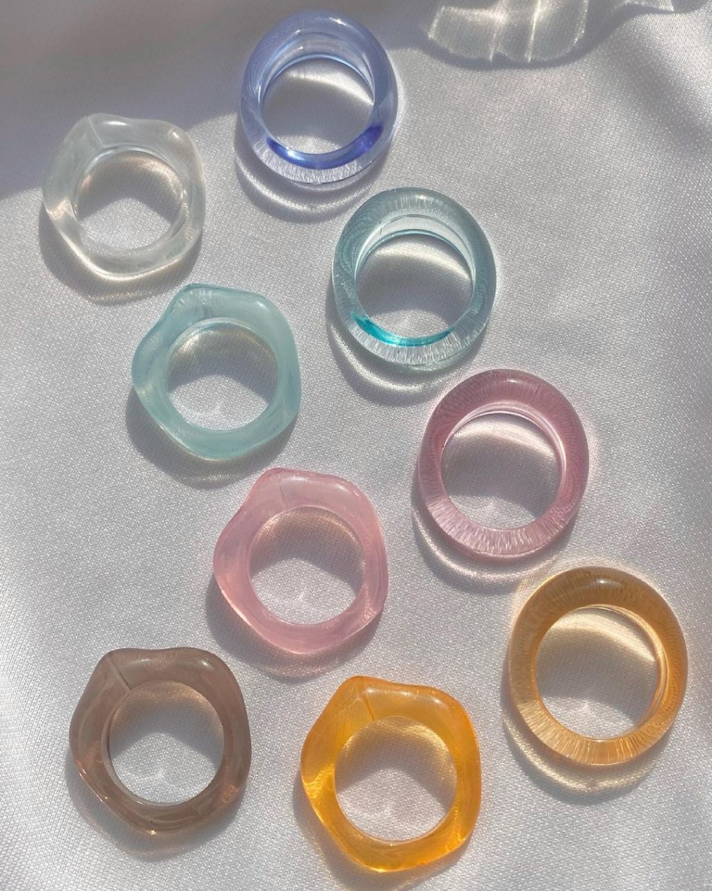 nhẫn nhựa trong suốt nhiều màu sắc