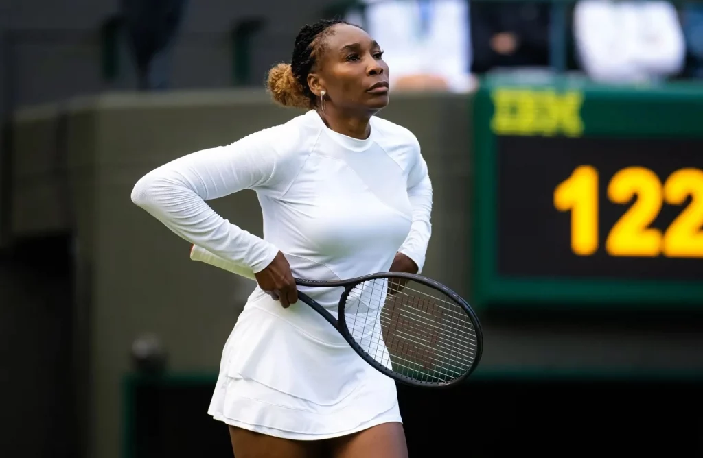 Venus william va trang phuc thi dau Wimbledon 1024x668 - Ai cũng mặc màu trắng ở Wimbledon, các tay vợt làm gì để tạo dấu ấn cá nhân?