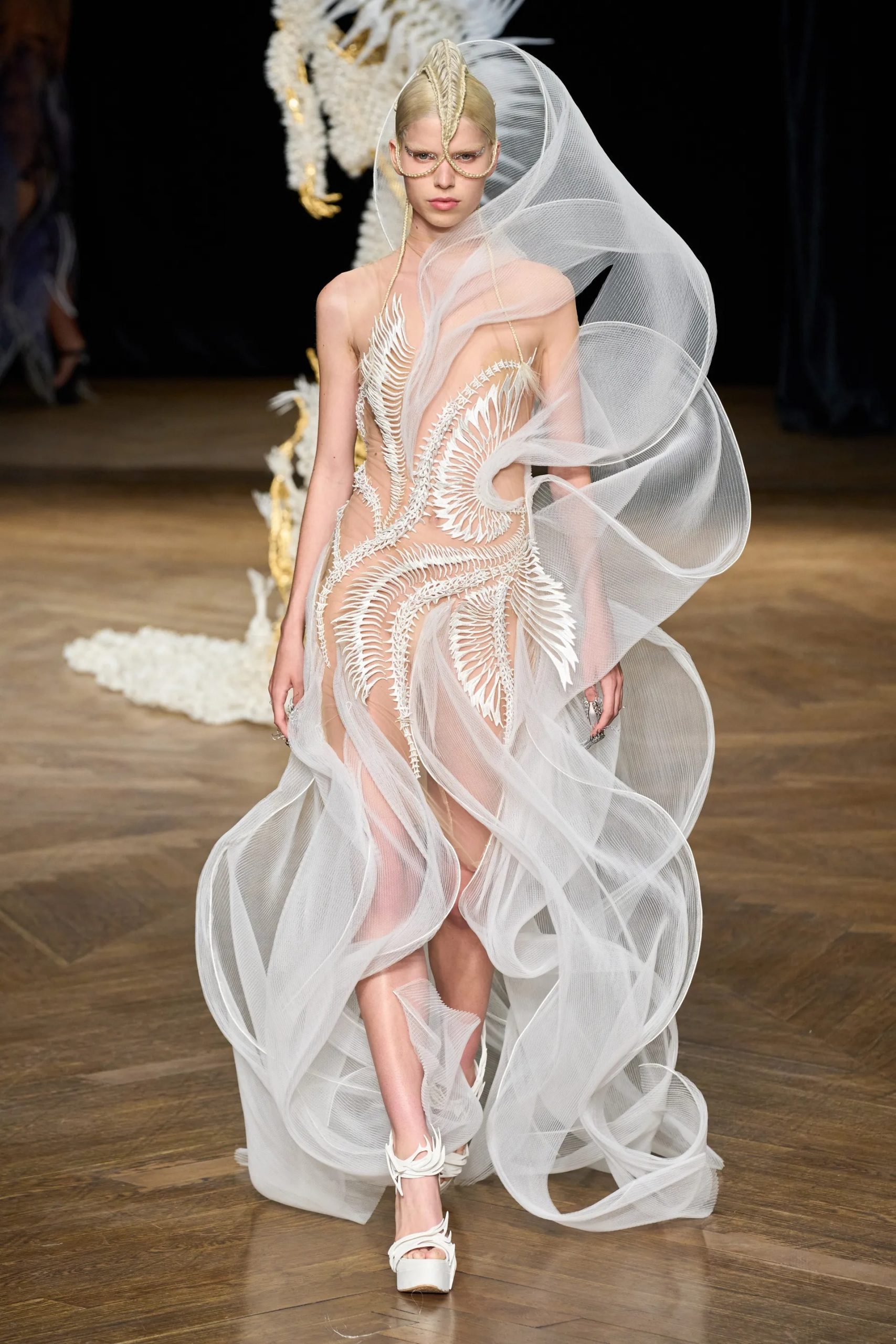 Iris van Herpen Couture Thu Đông 2022