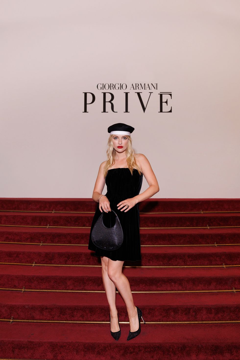 Camille Razat tại Giorgio Armani Privé Haute Couture show