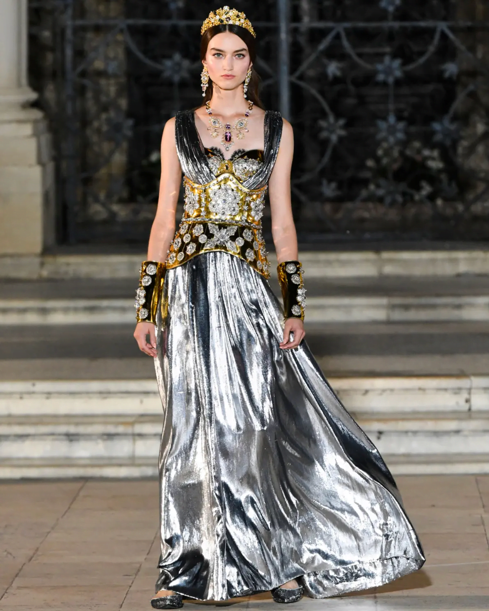 dolce & gabbana Alta Moda show silver dress gold belt