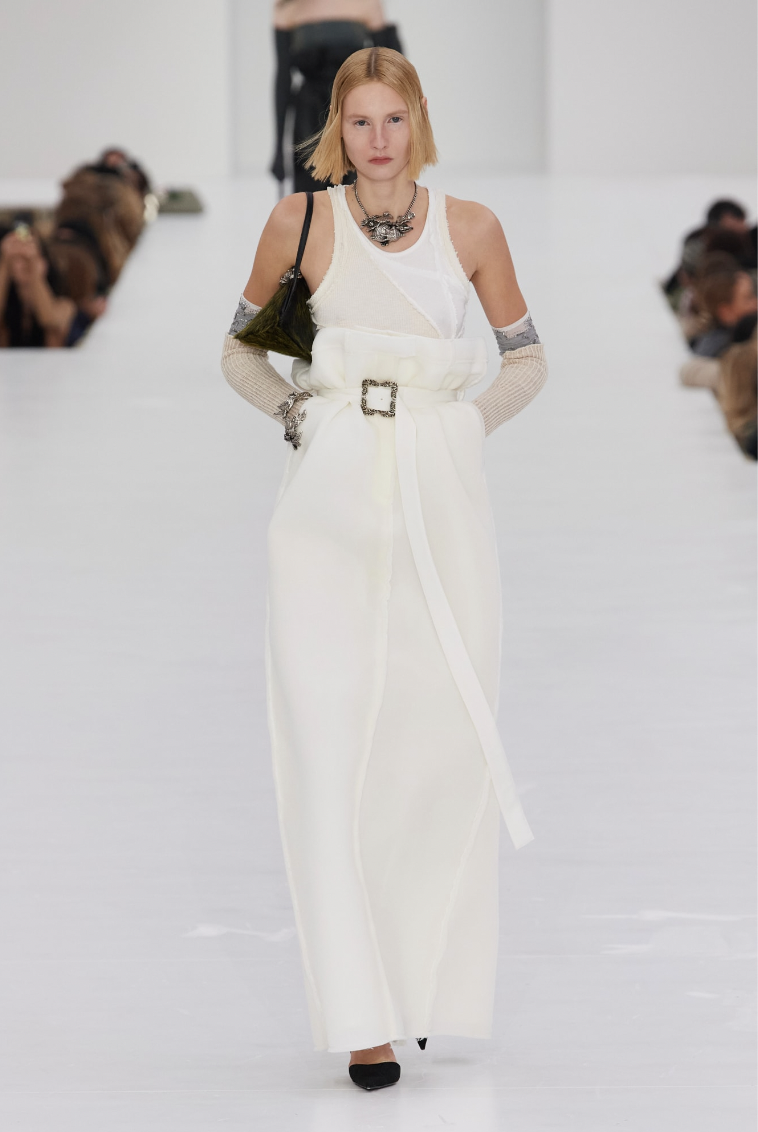 ance studios fall 2022 all white và tank top trắng