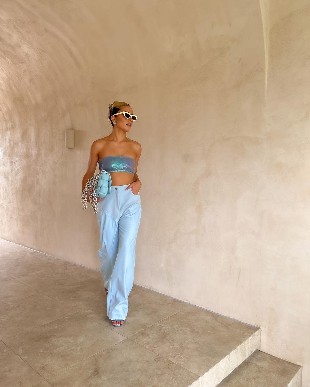 Mix & Match áo ống chuẩn vibe những biểu tượng thời trang Y2K naomi campbell vibe tube top mmaxinewylde - Mix & Match áo ống chuẩn vibe những biểu tượng thời trang Y2K