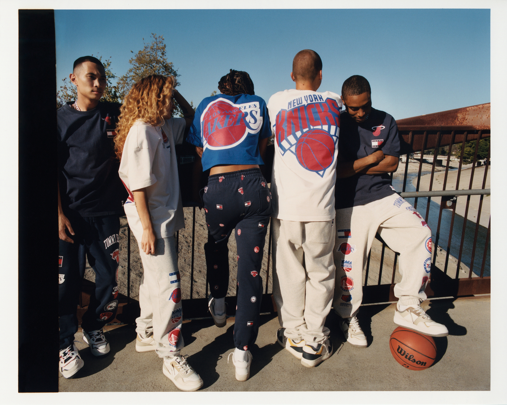 BST Tommy Jeans kết hợp với Hiệp hội Bóng rổ Quốc gia Mỹ NBA