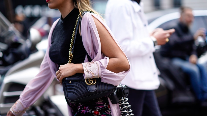 USD tăng ảnh streetstyle cùng túi Marmont Bag Matelassé