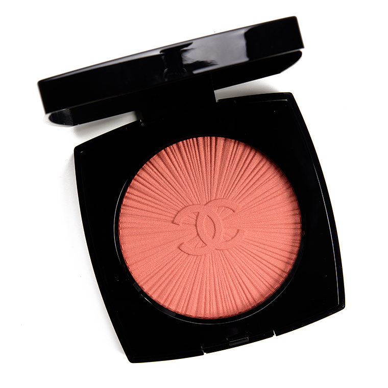 Chanel BLUSH LUMIÈRE.