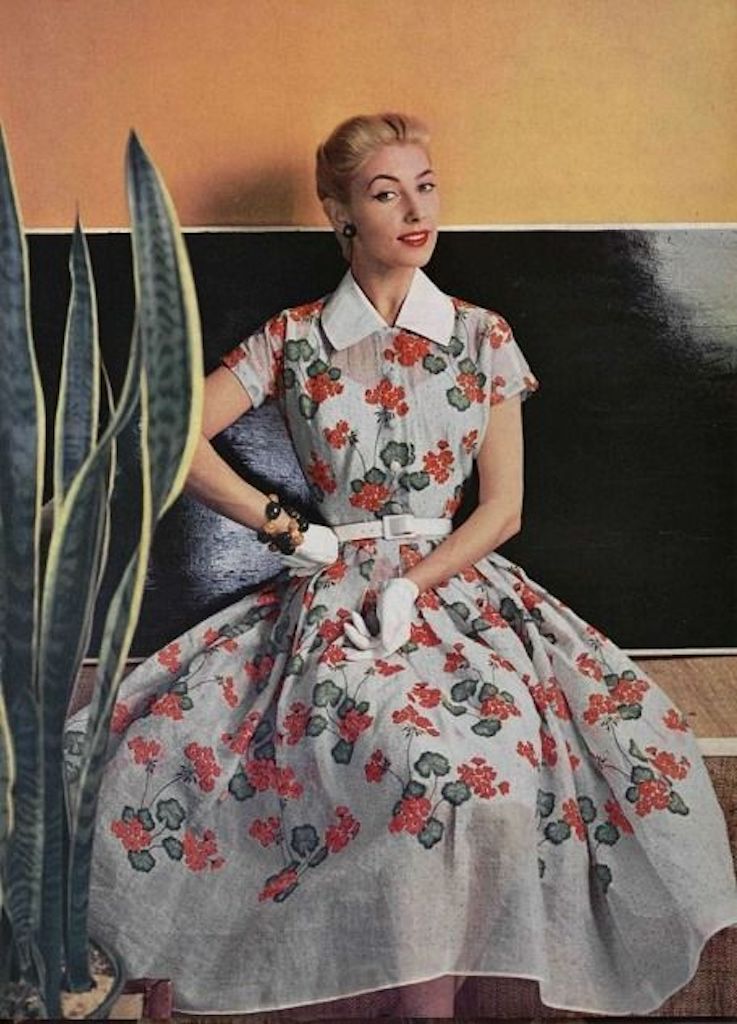 váy hoa nhí Dior thập niên 50