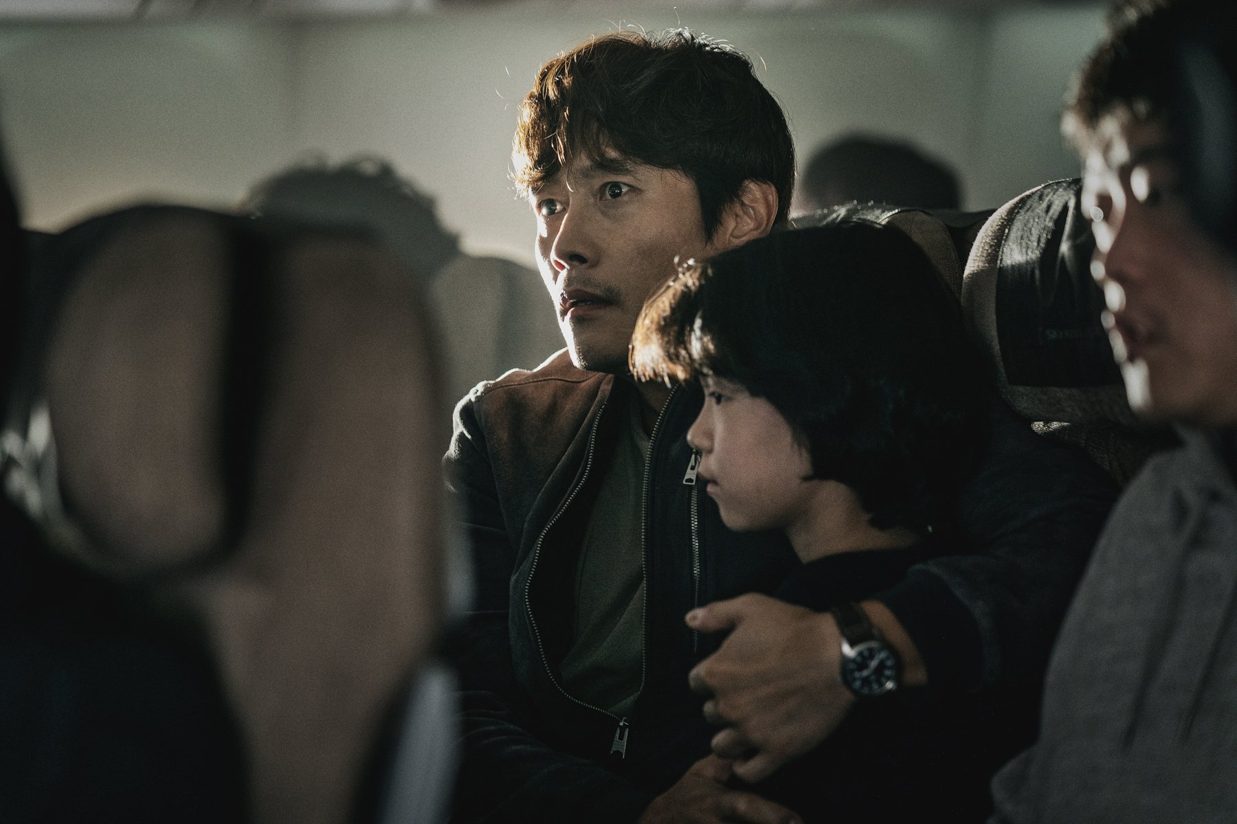 Lee Byung Hyun trong phim Hạ Cánh Khẩn Cấp