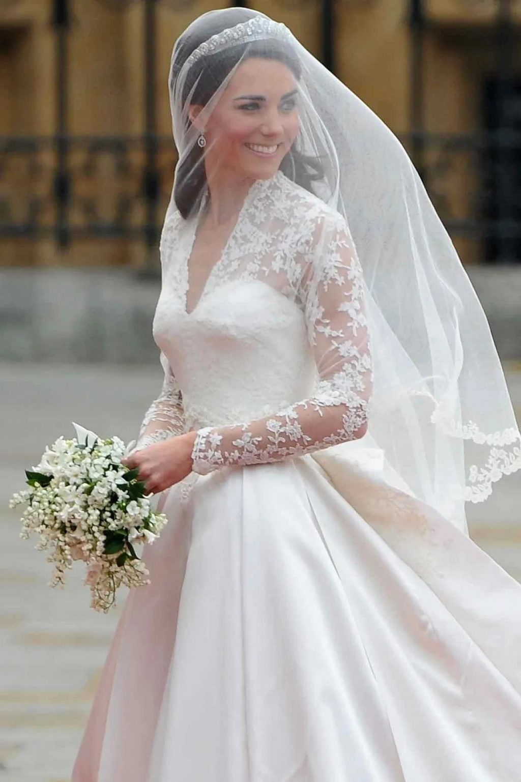 trang phục cưới của công nương kate middleton