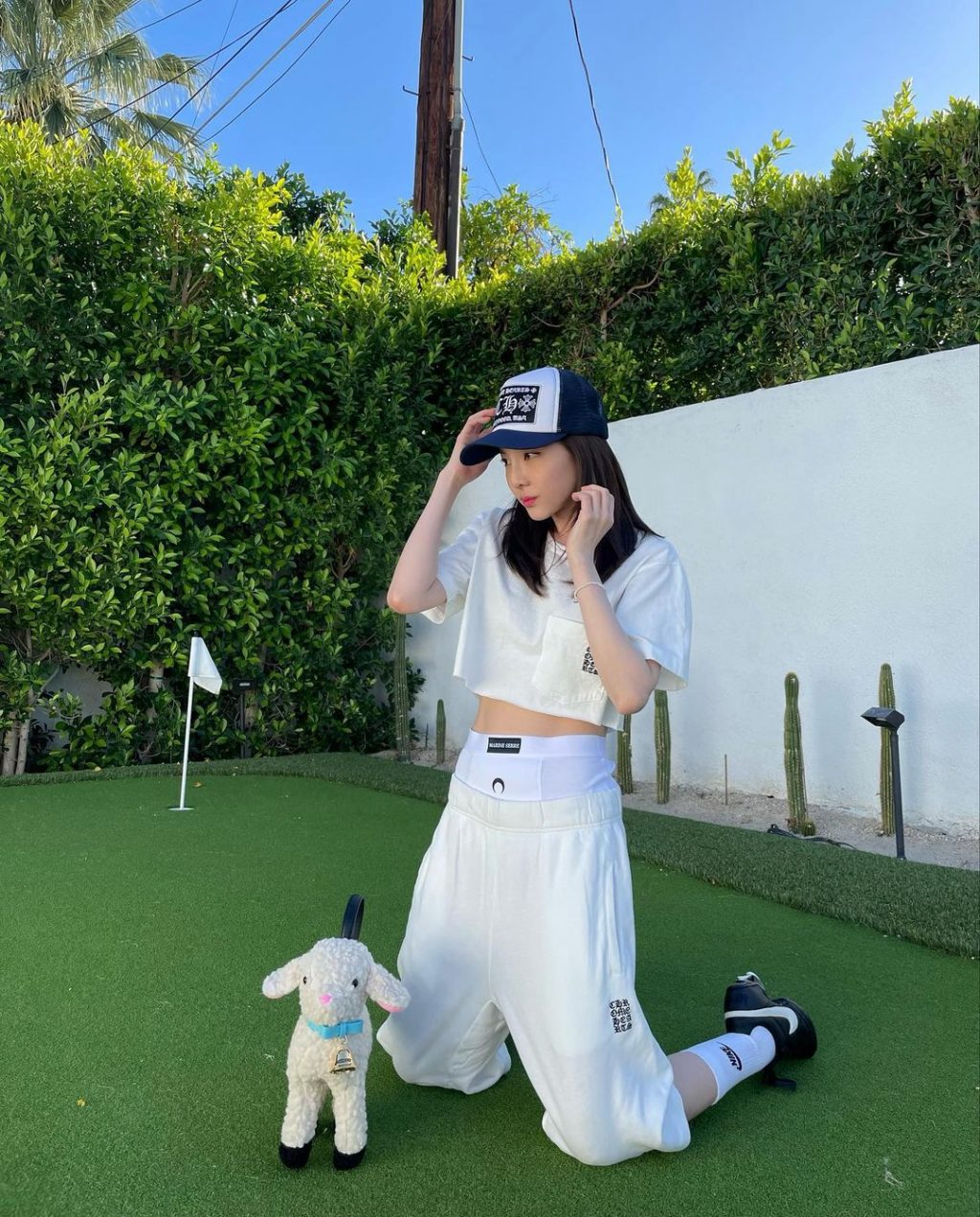 Dara khoe quần nội y trên Instagram