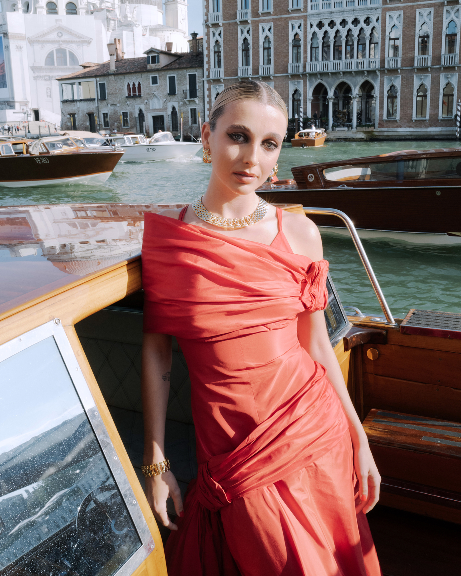 YouTube Emma Chamberlain tại lhp Venice 2022