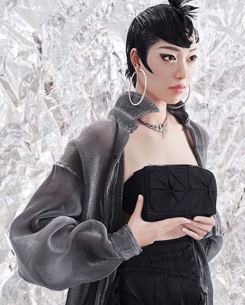 nguoi mau ao e.m ket hop moi dien - Profile 9 người mẫu ảo đang được giới thời trang hết mực săn đón