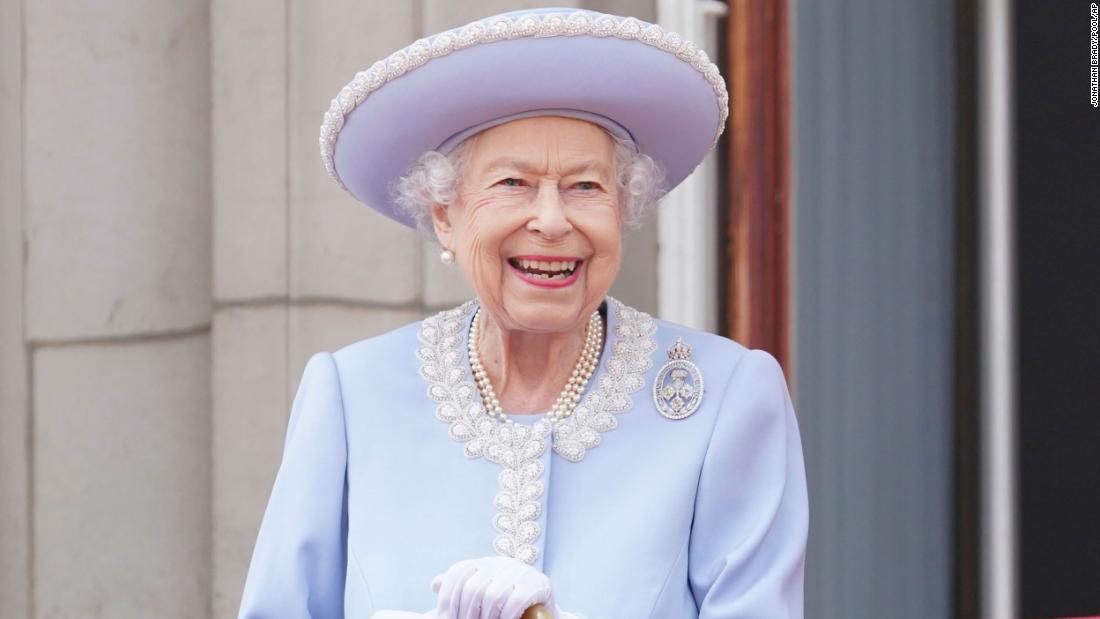 nữ hoàng elizabeth II hạnh phúc