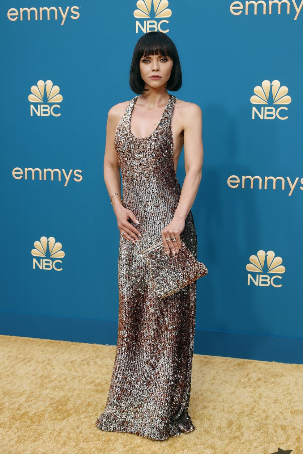 Christina Ricci tham dự lễ trao giải Emmy 2022