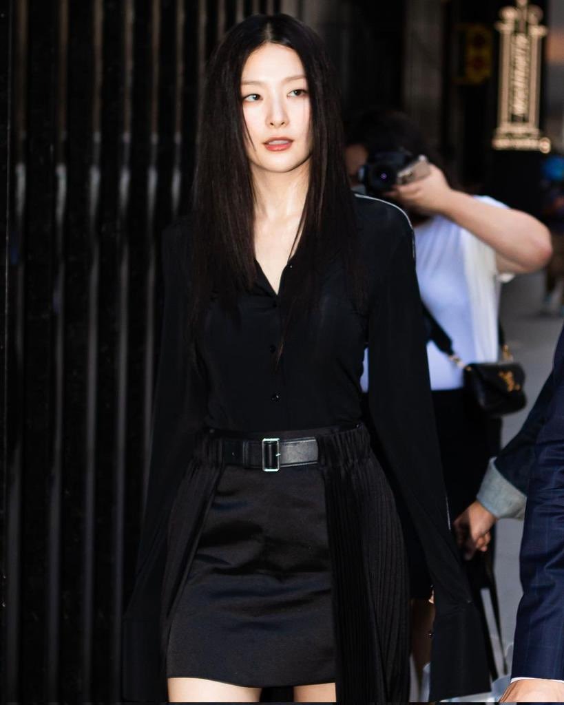 outfit seulgi tham dự tuần lễ thời trang new york