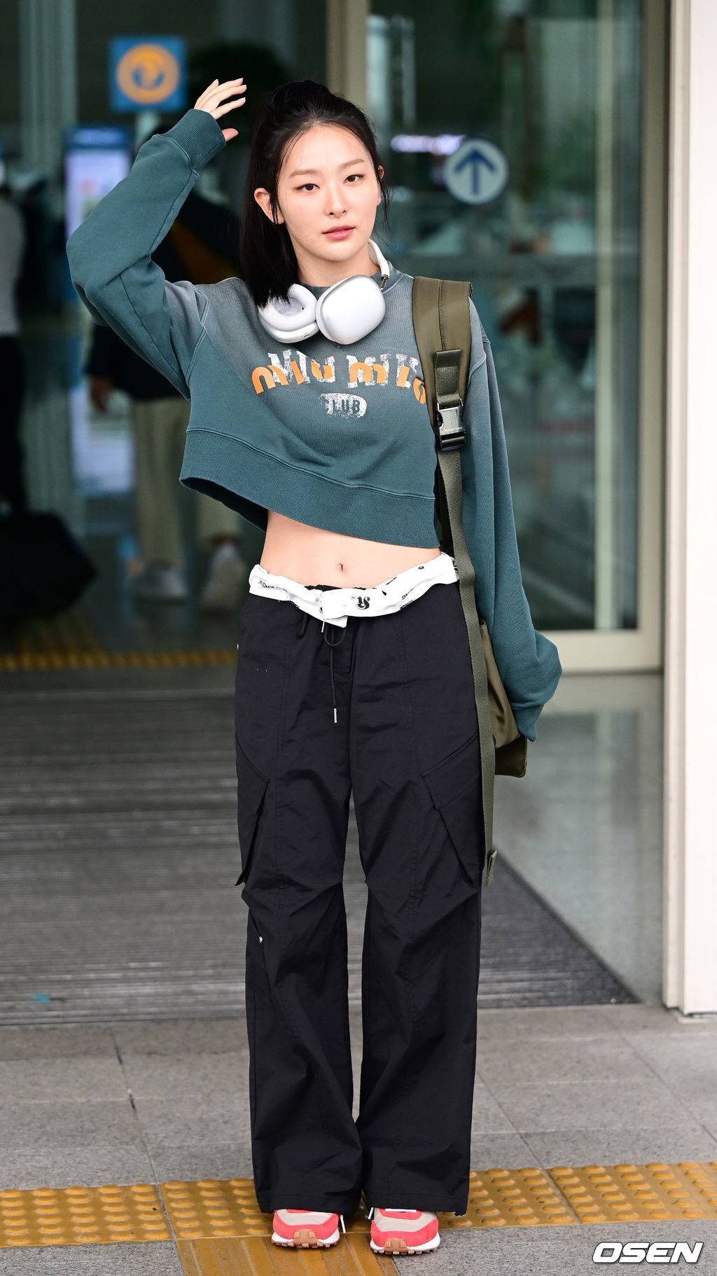 Seulgi xuất hiện tại sân bay thực hiện lịch trình tại NYFW