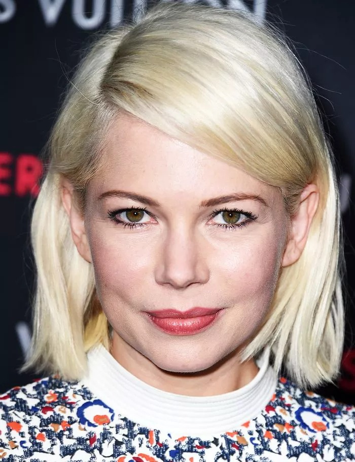 tóc bob cho mặt tròn Michelle Williams