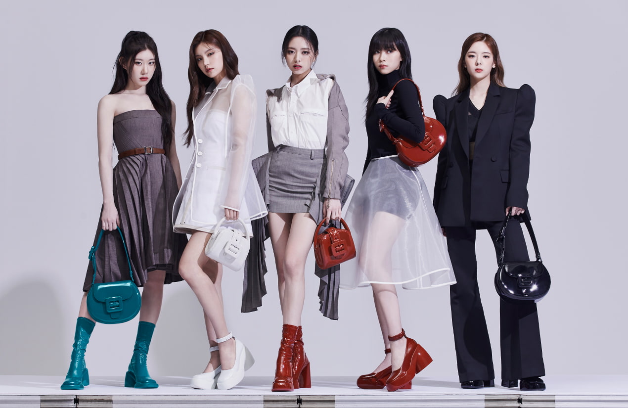 itzy đại sứ CHARLES & KEITH