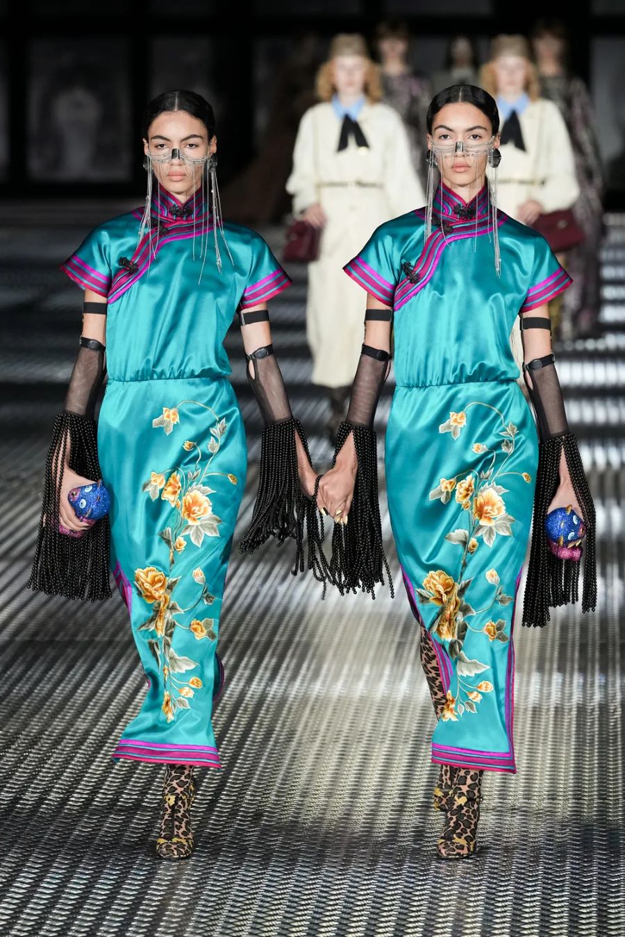 GG xuân hè 2023 look 39