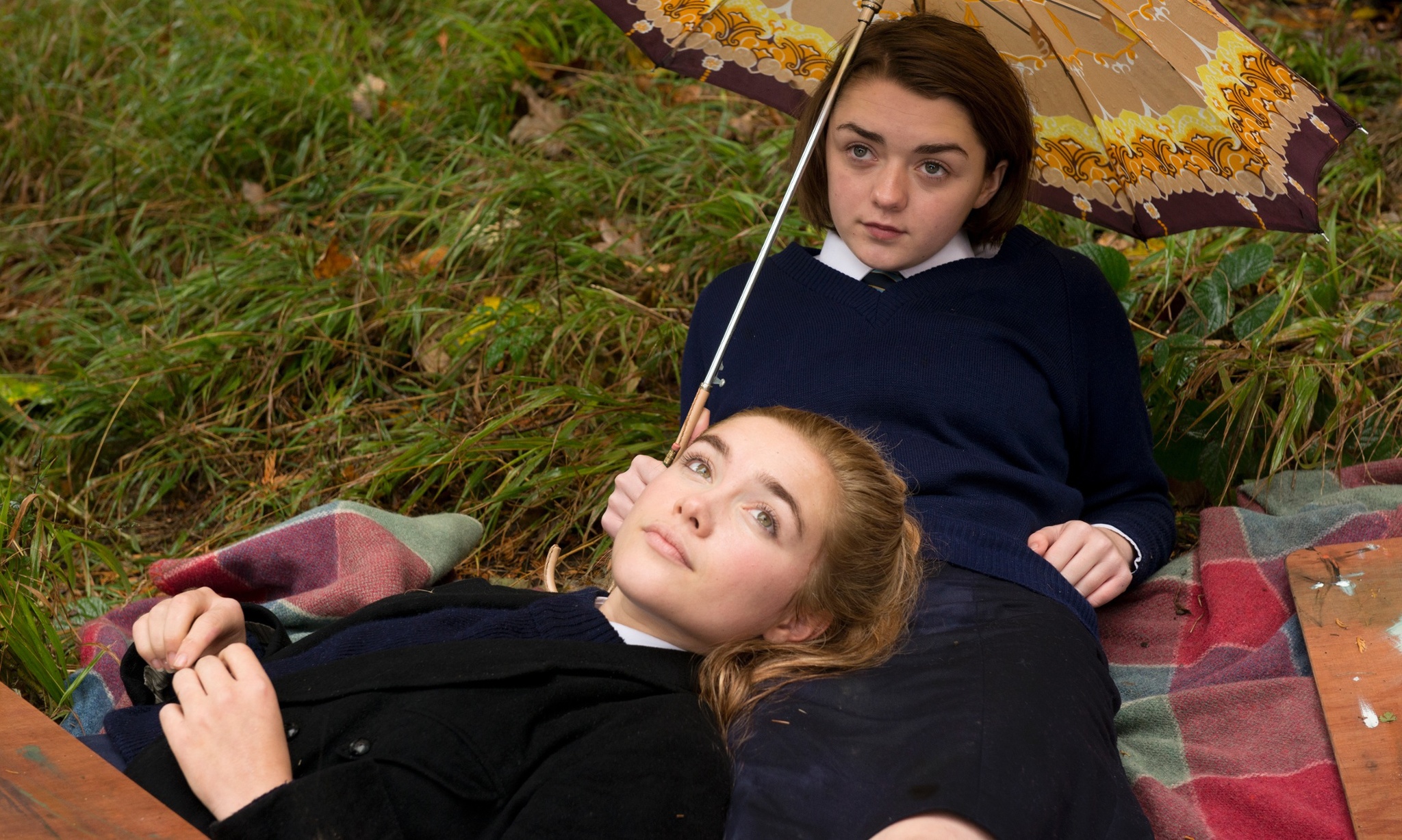 Florence Pugh trong phim The Falling