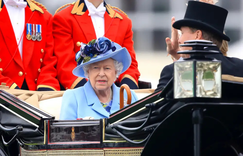 Nữ hoàng Anh xuất hiện tại Royal Sscot năm 2019